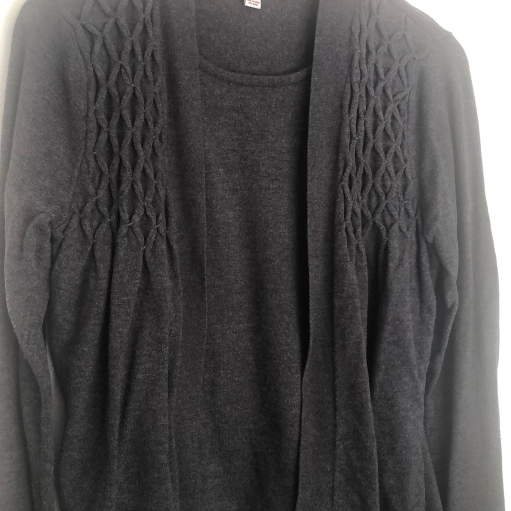 Gray cardigan with built in shirt size small - Picture 4 of 5